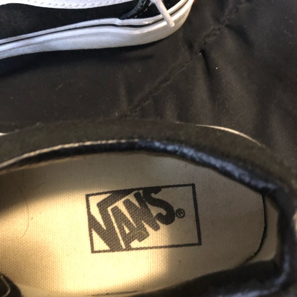 Vans - Picture 4 of 8